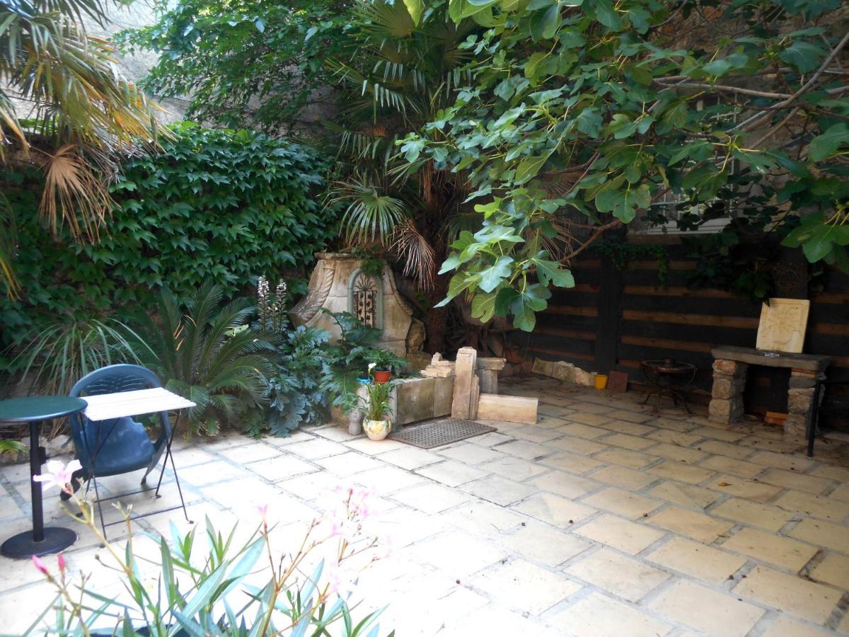 Logis De La Meschaussee, Dans Donjon Du Xie Siecle Canet  Esterno foto