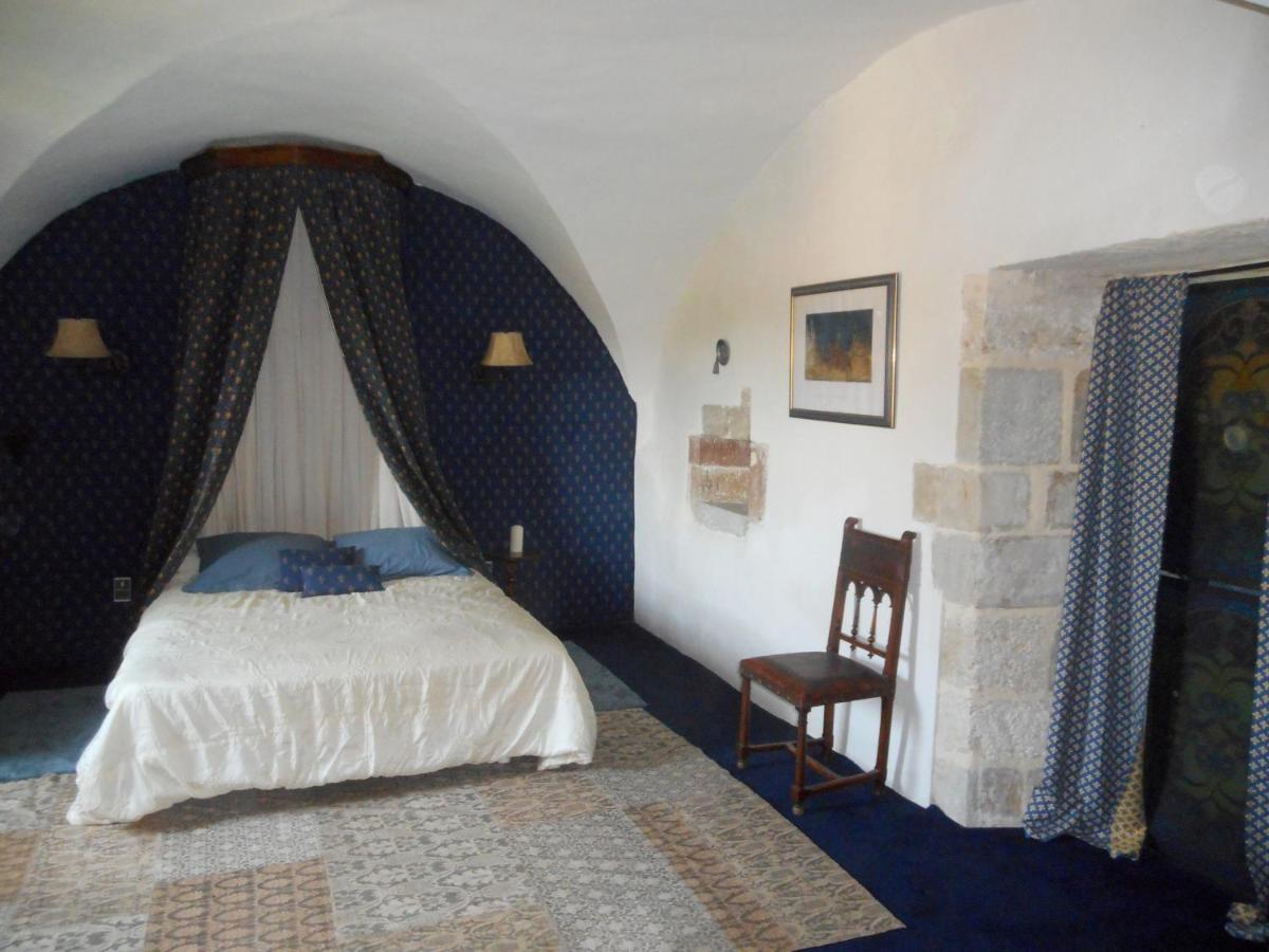 Logis De La Meschaussee, Dans Donjon Du Xie Siecle Canet  Esterno foto
