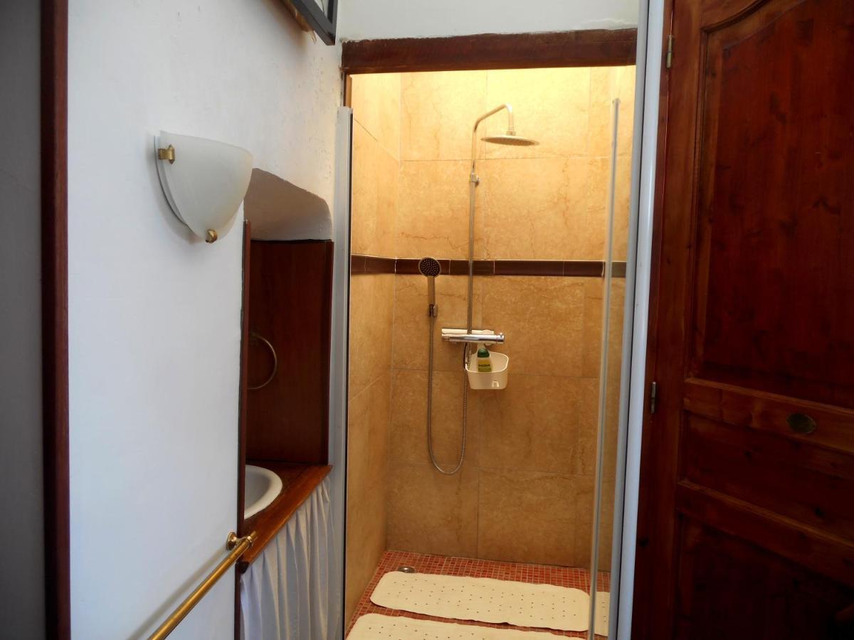 Logis De La Meschaussee, Dans Donjon Du Xie Siecle Canet  Esterno foto
